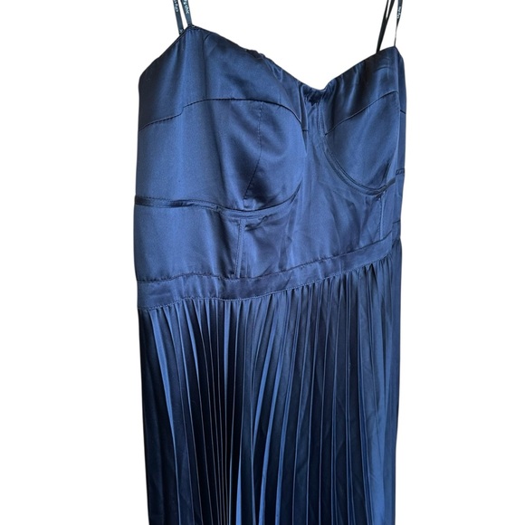 City Chic Pleat Desire Formal Event Midi Dress - Navy Sz L/20 - Picture 4 of 11